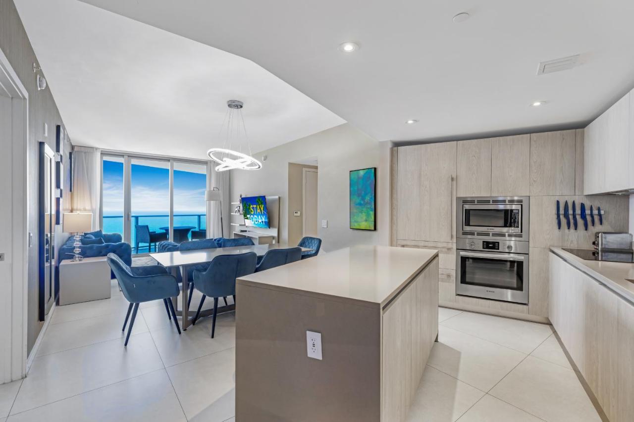 The Ultimate Resort - Beachfront 2 Bedroom Apartment With Direct Ocean View, Rooftop Pool, Hot Tub And Gym ฮอลลีวูด ภายนอก รูปภาพ