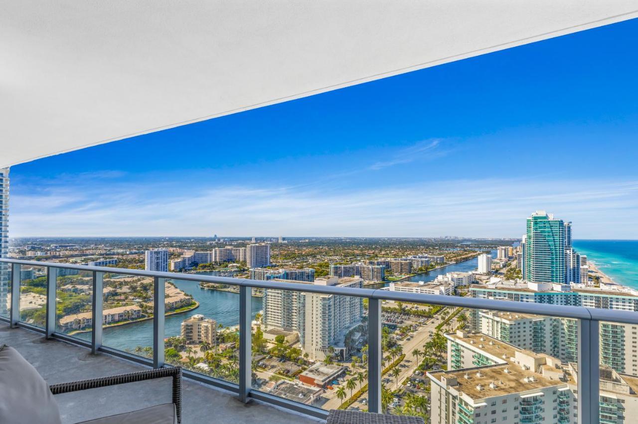 The Ultimate Resort - Beachfront 2 Bedroom Apartment With Direct Ocean View, Rooftop Pool, Hot Tub And Gym ฮอลลีวูด ภายนอก รูปภาพ
